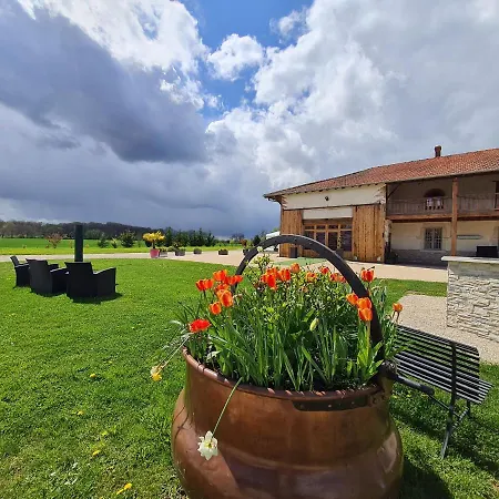Domaine Du Cuiset -gîte Des Combles Hébergement de vacances Saint-André-sur-Vieux-Jonc