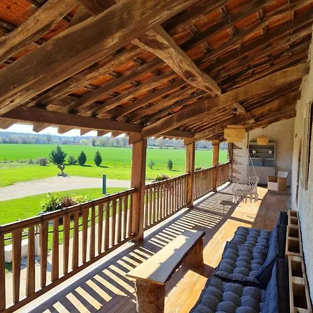 Domaine Du Cuiset -gîte Des Combles